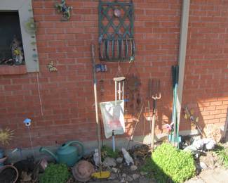 We have a patio and yard full of amazing decor and treasures! Planting pots, chairs, statues, decor accents, tables, storage, handmade items, & so much more!