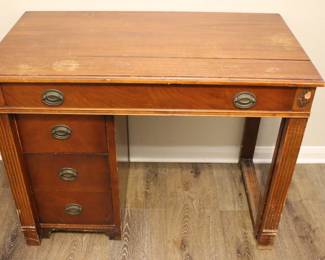 Saginaw Expand-O-Matic Table/Buffet w/4 Leaves