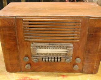 Montgomery Ward Airline Model Table Top Radio