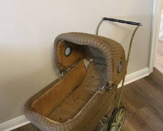 Antique Wicker Pram/Baby Carriage