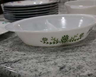 Pyrex Divided Baking Casserole Dish