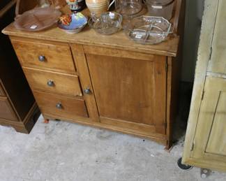 Vintage & Antique Glassware