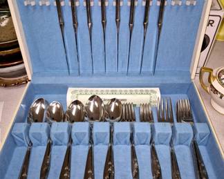 Silverplate flatware 
