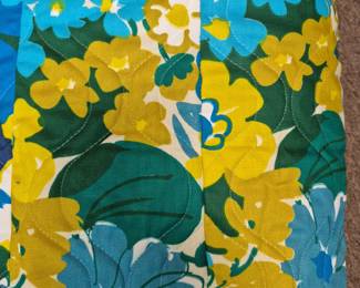 Vintage blankets, quilts, tablecloths and linens. Vintage 1970's full size bedspread 