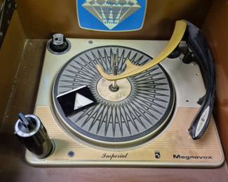Working radio, not sure on turntable