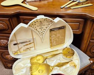 Vintage vanity sets