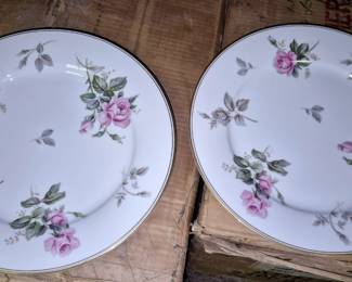 Much china. NIB Noritake 93 pcs. "Rosa" china set