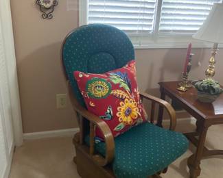 Glider Rocker in excellent condition 
