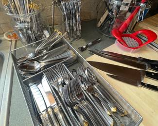 Reed & Barton "1800" pattern (in back) - 38 pieces; Towle flatware 16 five-piece place settings plus serving pieces