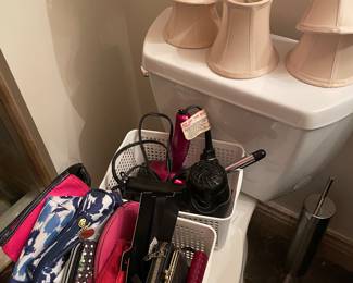Cosmetic bags and hair dryers and curling irons; lamp shades (set of 5)
