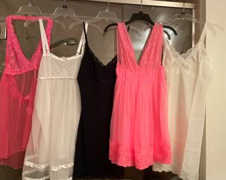 Negligees:  Oscar de le Renta and more!