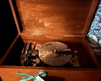 Thorens Antique Disc Music Box with records 