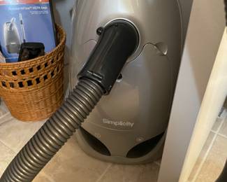 Simplicity canister vacuum  - like new with HEPA bags
