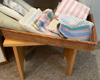 placemats, liens, and napkins