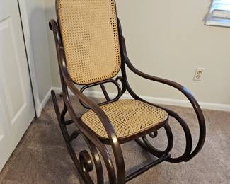 $90 Vintage Thonet rocker
