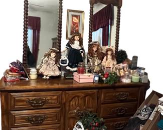 Dresser with double mirrors