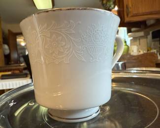 Crown Victoria, Lovelace set of dishes