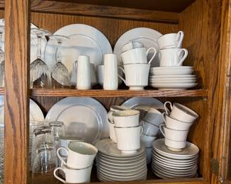 Crown Victoria, Lovelace set of dishes