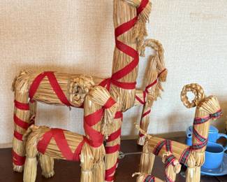 SCANDINAVIAN STRAW YULE GOATS