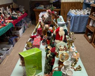 CHRISTMAS COLLECTIBLES