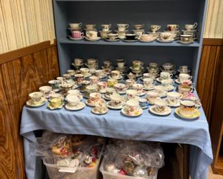 LOVELY COLLECTION OF BONE CHINA CUPS & SAUCERS