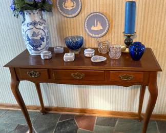 CONSOLE TABLE AND WEDGEWOOD COLLECTION