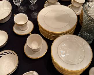 LENOX CHINA SET āETERNALā PATTERN