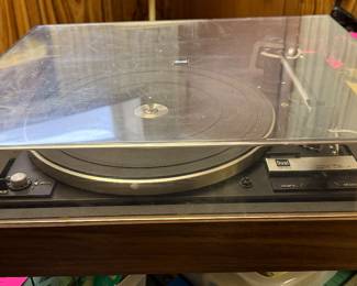 VINTAGE DUAL 1237 AUTOMATIC BELT DRIVE TURNTABLE