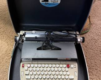 SMITH CORONA ELECTRA 120 TYPEWRITER