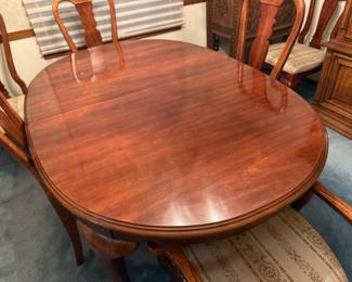 TOP VIEW TABLE, TABLE PADS INCLUDED