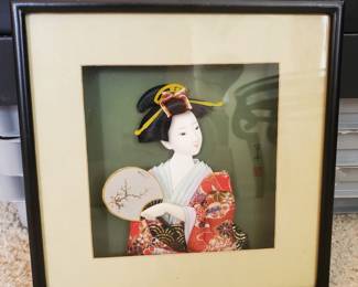 Geisha girl shadow box