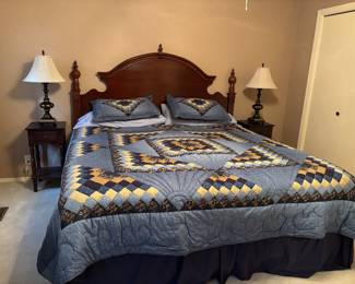 King size Queen Anne bed w/mattress 