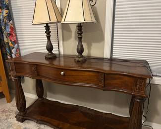 Sofa table, pair of lamps