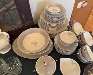 Syracuse china set coronet pattern