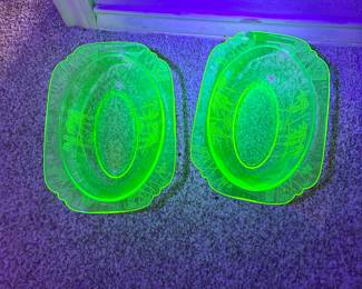Oval Serving Bowl, Parrot Uranium Glass