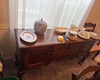 Vintage 6 Chair Dining Table & Buffet $500