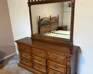 Master Bed Room Set, King Bed, Dresser w/Mirror, Night Stands, Chest of Drawers $800