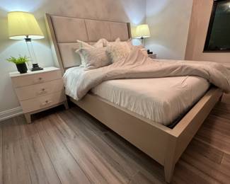 Axiom King Bed 
