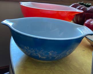 Pyrex “Colonial Mist” bowl