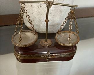 Limoges scales of justice trinket box