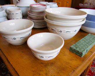 Vintage mixing bowls