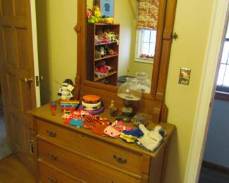 Vintage dresser with mirror