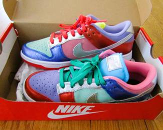 Never worn! Nike Dunk Low Sunset Pulse sneakers