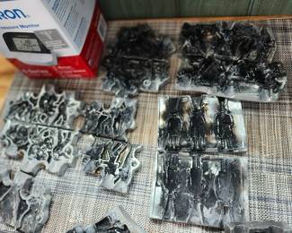 Lead soldier molds, vintage, 12 in total
