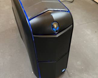 Dell Alienware R4 Aurora Fin top-02: $350 OBO
Intel Core i7-4820k 3.7GHZ _32 GB RAM:
500 GB boot drive/ 3 TB HD DVD/BD-ROM Built in Wifi NET
GPU: GTX 980 TI
WIN 10 pro
