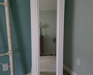 Floor standing mirror