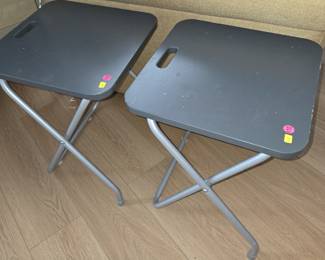 Short tray tables