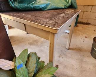 Metal Table (Top Need Refurbishing)