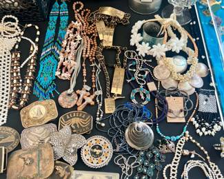 Lots of unique elt buckles
