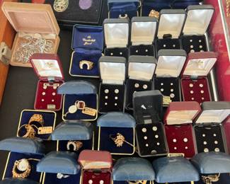 Tins of q8kt EP rings
